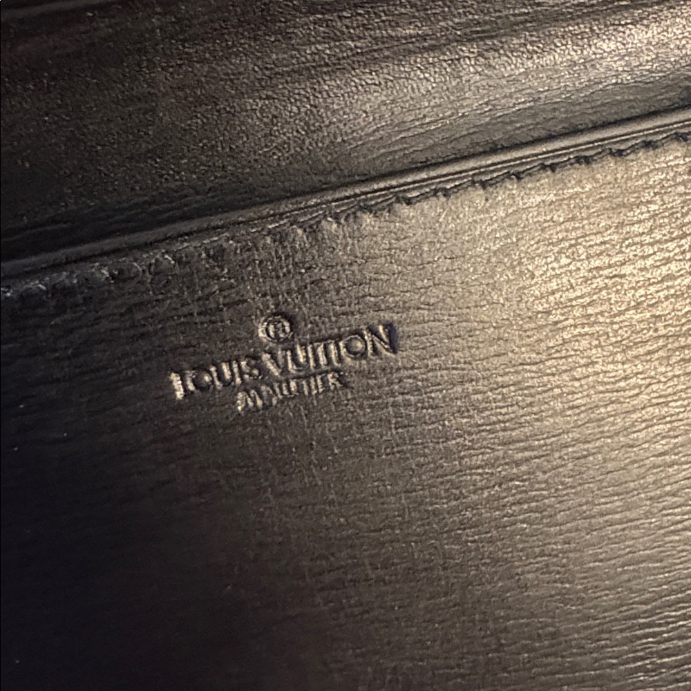 LOW START Louis Vuitton Black Epi Leather Long Wallet - Picture 6 of 6
